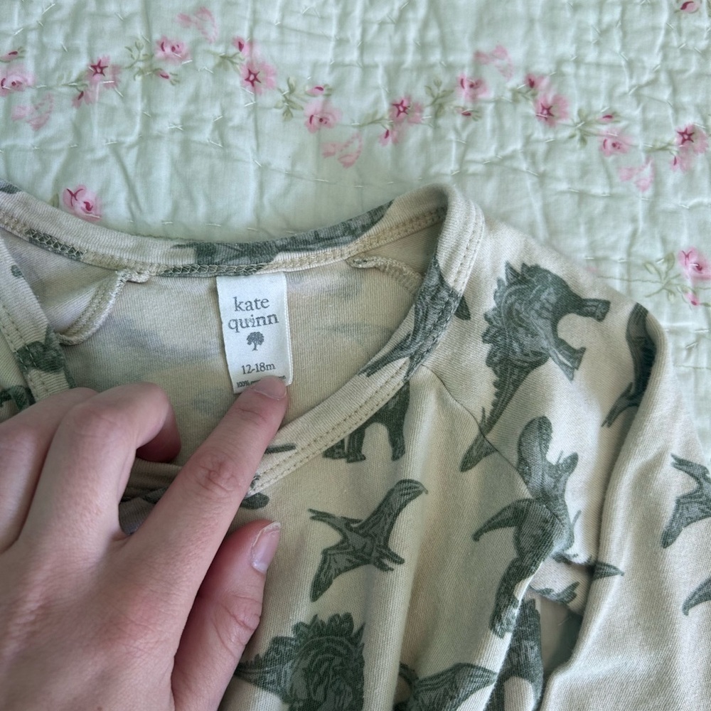 Kate Quinn organic cotton dinosaur wrap onesie size 12-18 months - Picture 2 of 4
